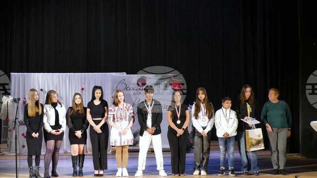 Нова Загора отличи най-изявените си ученици за 2025 година