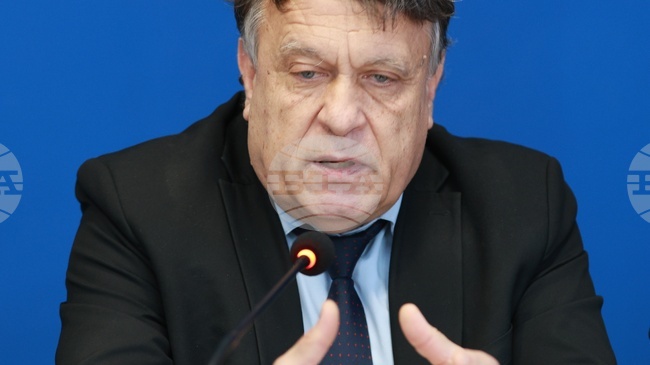 Гюргевският революционен комитет показва енергията на младите, на които материалното добруване вече не им е достатъчно, каза ректорът на СУ проф. Георги Вълчев