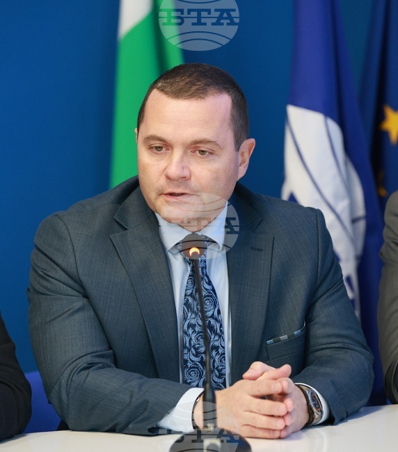 Във всички населени места в България догодина трябва да се усети, че 150-ата годишнина от Априлското въстание е национално честване, каза кметът на Русе