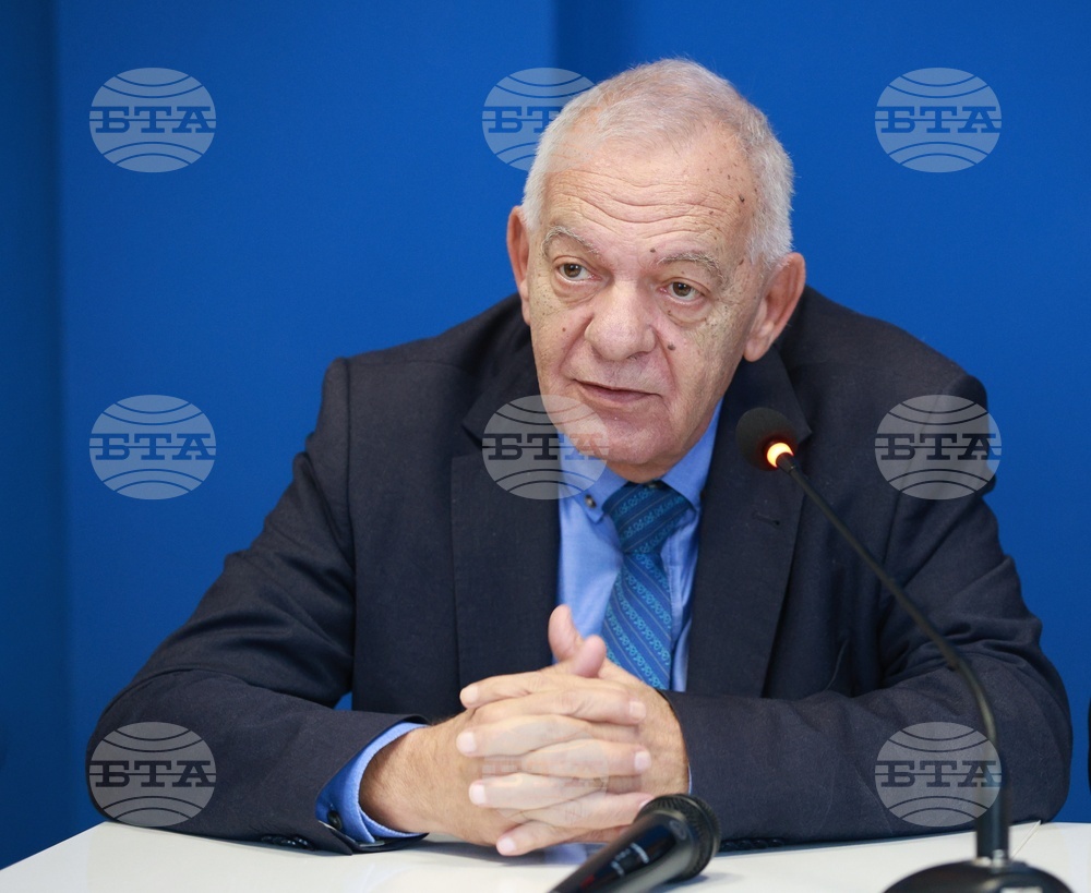 Национален пресклуб на БТА в Русе - конференция на тема "150 години от Априлското въстание – 1876 г., и отбелязване на взетото през декември 1875 г. решение за обявяване на въстание от Гюргевския революционен комитет"