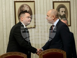 Президентство - „Има такъв народ" - консултации