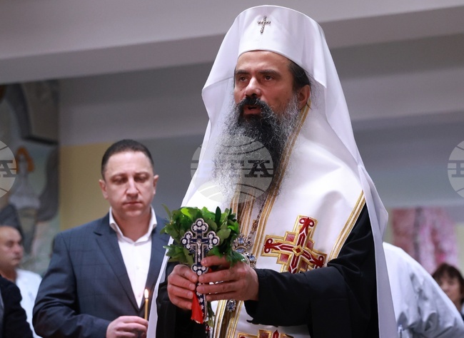 Лекарите са Божии работници, които се грижат за великите дарове - здравето и живота, каза патриарх Даниил