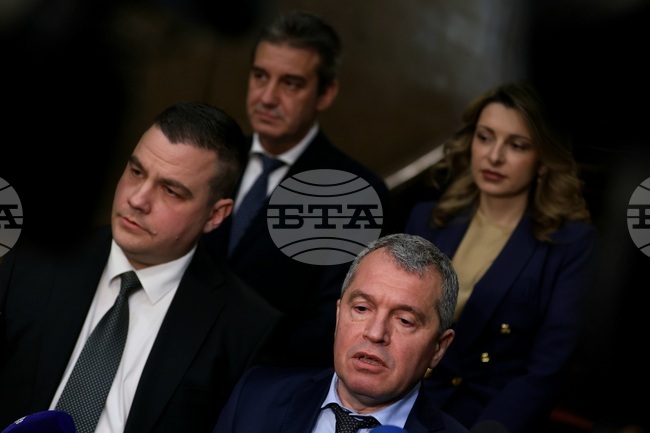 Изключително вредно е преди избори да се правят промени в Изборния кодекс, защото партиите дърпат към себе си, заяви Тошко Йорданов от "Има такъв народ"