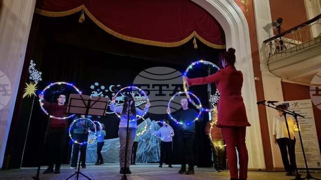 Средства в подкрепа на Центъра за социална рехабилитация и интеграция в Свищов събра спектакълът „Заедно на сцената“