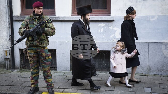 Белга: Федералните полицаи, които охраняват еврейския квартал в Антверпен, ще бъдат изтеглени в началото на новата година