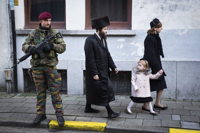 Белга: Федералните полицаи, които охраняват еврейския квартал в Антверпен, ще бъдат изтеглени в началото на новата година