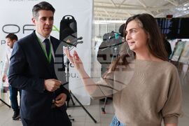 „Фантастични умове“ - пътуваща изложба - Елена Маринова