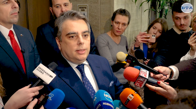 Очевидно управляващата коалиция се уплаши от протеста и гласува в обратна посока, каза Ивайло Мирчев за отказа да се обсъжда проектобюджетът за 2026 г.