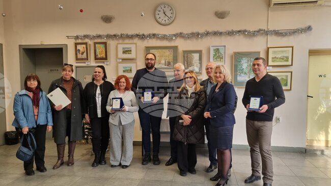 Съюзът на българските журналисти в Пловдив връчи благодарствени плакети по повод именуването на площад „Журналист“