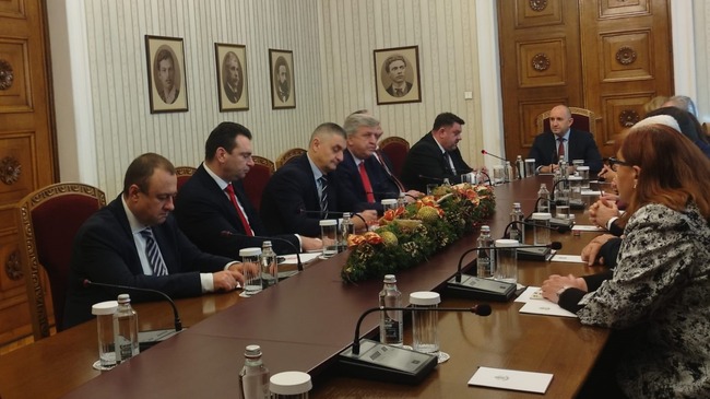  Атанас Зафиров към президента: БСП-ОЛ остава на територията на градежа, както сме го правили 35 години 