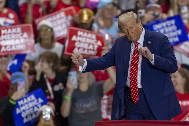 Европейски нюзрум: От реторика към съюзяване: политическата линия на САЩ намира отглас сред крайната десница в Европа