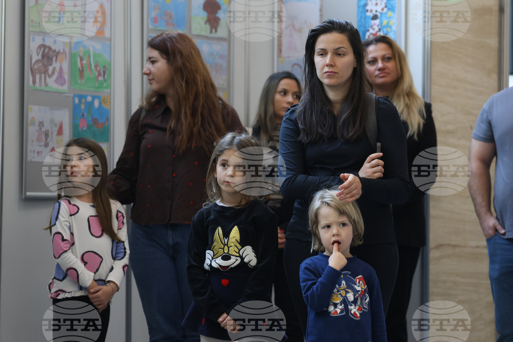 Народно събрание  - „Моето приятелство с куче“ - изложба - откриване