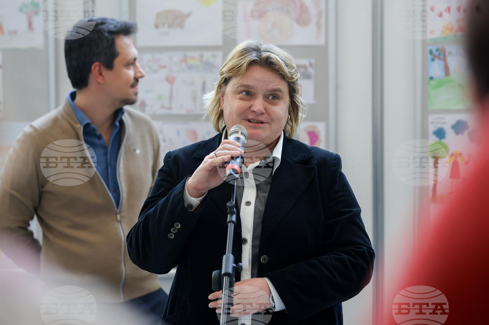 Народно събрание  - „Моето приятелство с куче“ - изложба - откриване - Надежда Бобчева