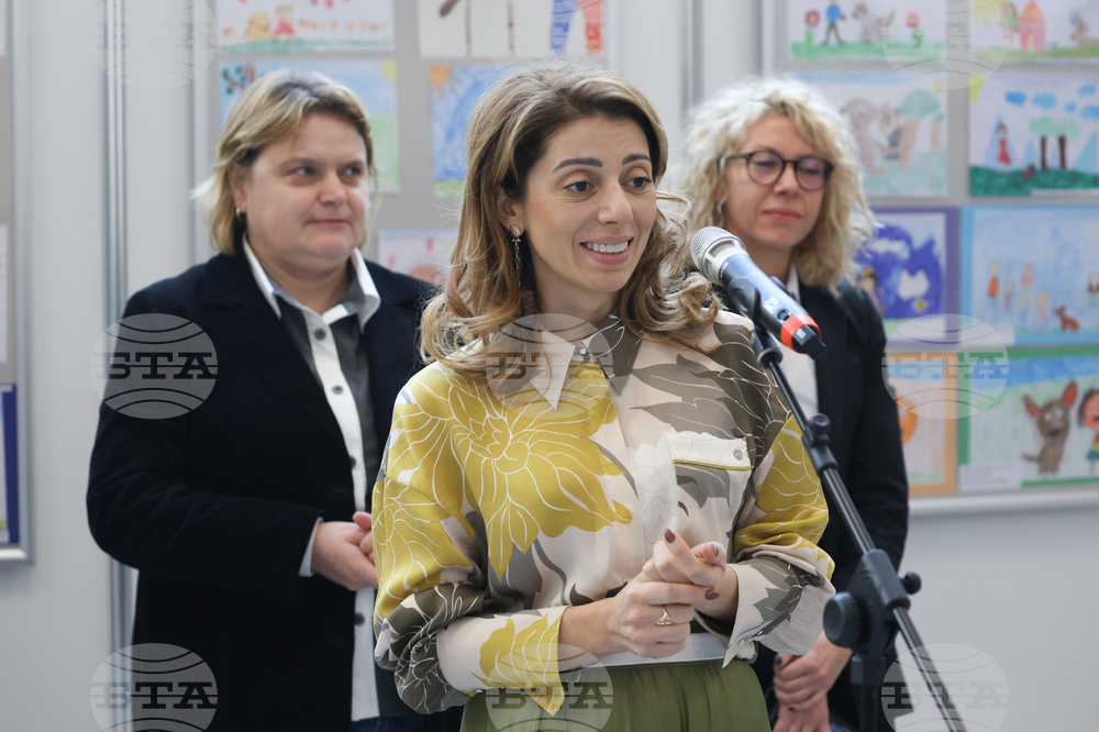 Народно събрание  - „Моето приятелство с куче“ - изложба - откриване - Десислава Желязкова