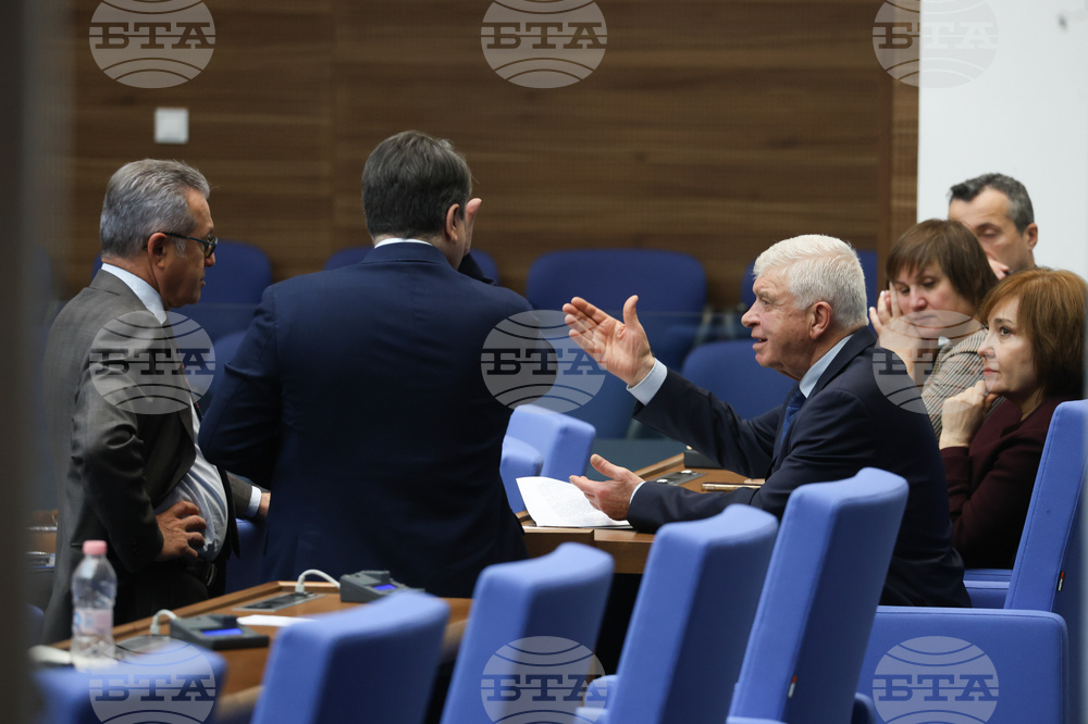 Парламентът обсъжда и на второ четене т.нар. удължителен закон за бюджета