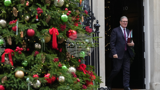 Британският премиер Стармър обеща за Нова година да "победи упадъка и разделението", като "се придържа към курса си"