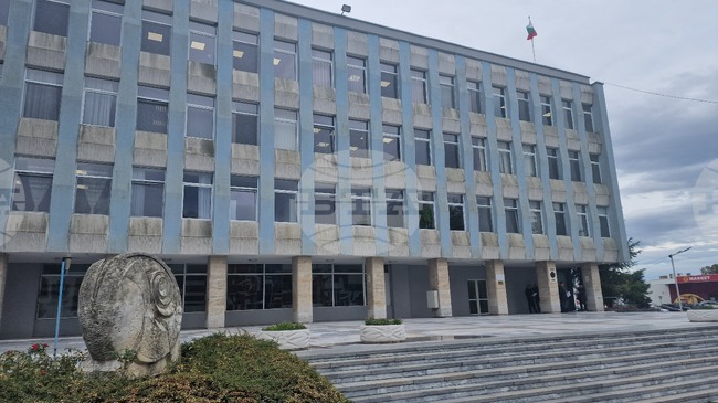 Предложения за освобождаване от различни такси, корекция на бюджета и допълнителни възнаграждения ще разгледа Общинският съвет в Раднево