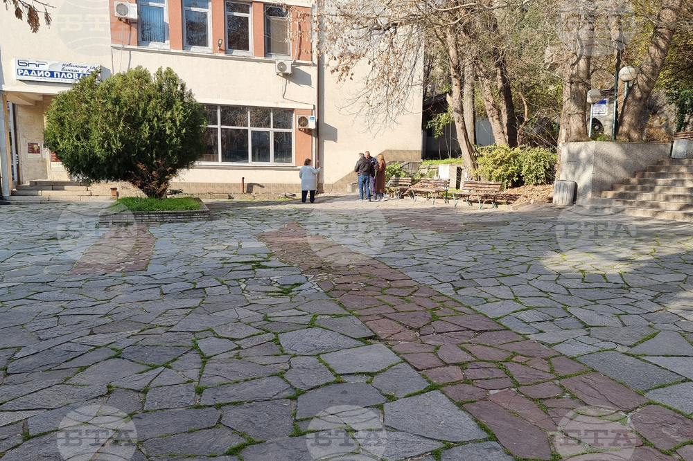 Пловдив - плакети - връчване - площад "Журналист "