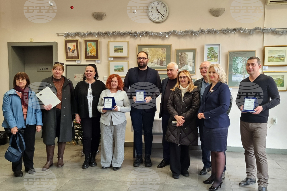 Пловдив - плакети - връчване - площад "Журналист "