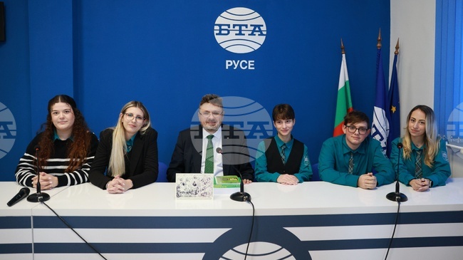 Трябва да взимаме пример от историята за изграждането на здраво и сигурно бъдеще, казаха ученици от СУ „Христо Ботев“ в Русе