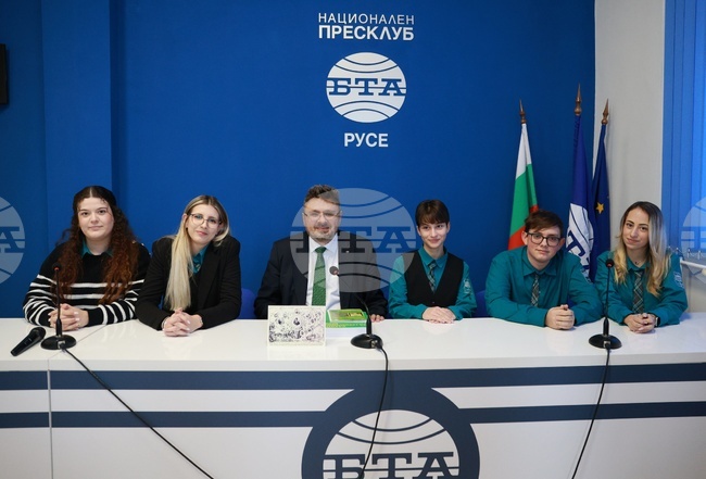 Трябва да взимаме пример от историята за изграждането на здраво и сигурно бъдеще, казаха ученици от СУ „Христо Ботев“ в Русе