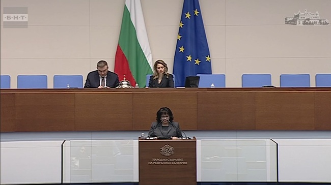 Правителството в оставка, отчитайки сложната политическа обстановка в страната, предлага удължителен закон за бюджета, посочи Теменужка Петкова