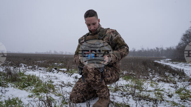 Украйна твърди, че е ударила руски военен кораб на около 1800 км разстояние