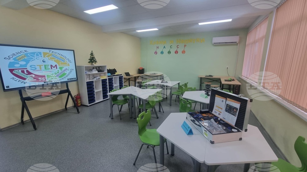 STEM център бе открит в Професионална гимназия по производствени технологии в Силистра
