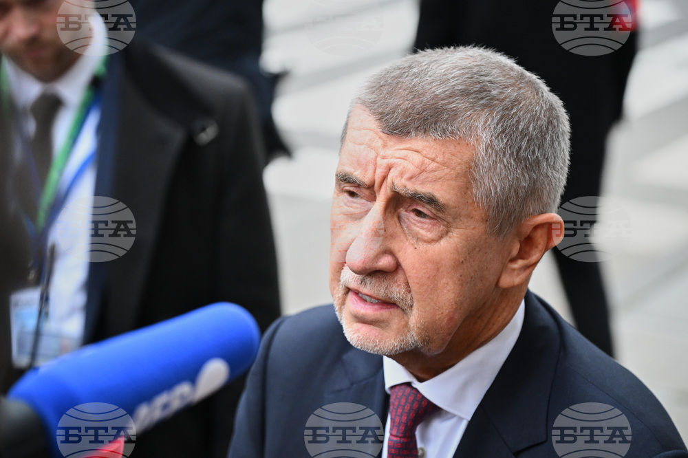 Чехия няма да продава леки изтребители на Украйна, заяви премиерът Андрей Бабиш