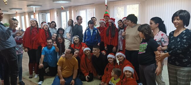 Школа „Алегра“ донесе радост в Дневния център за деца и младежи с увреждания в Стара Загора