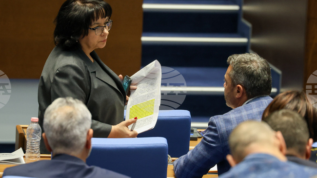 Парламентът прие на второ четене удължителния закон на бюджета с индексация на бюджетните заплати с годишната инфлация към 31 декември 2025 година