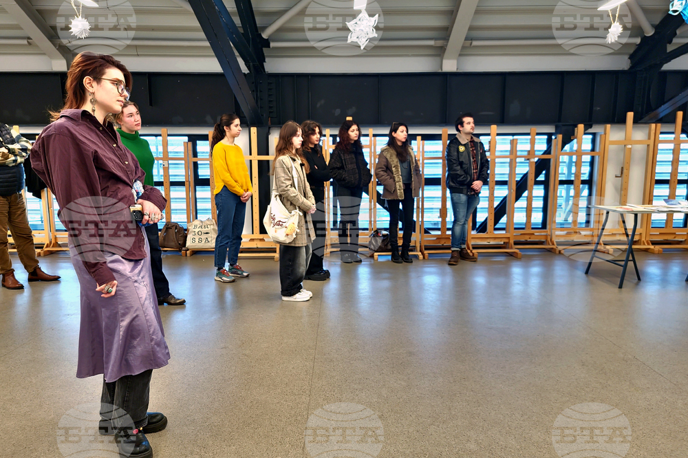 Бургас - конкурс за илюстрация и графика по творба на Петя Дубарова - награждаване