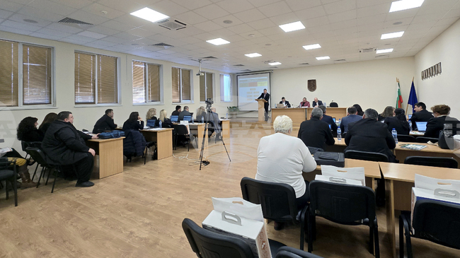 Общинският съвет в Панагюрище прие правила за субсидиране на нерентабилни автобусни линии