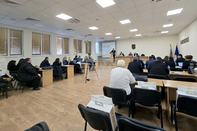 Общинският съвет в Панагюрище прие правила за субсидиране на нерентабилни автобусни линии