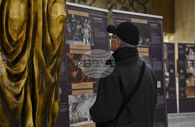 „100 години в 100 кадъра“ - изложба