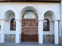 Село Полето - изглед - параклис „ Св, Вмч. Георги Победоносец“