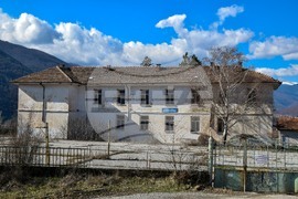 Село Полето - изглед - ОУ „ Св. Св. Кирил и Методий“