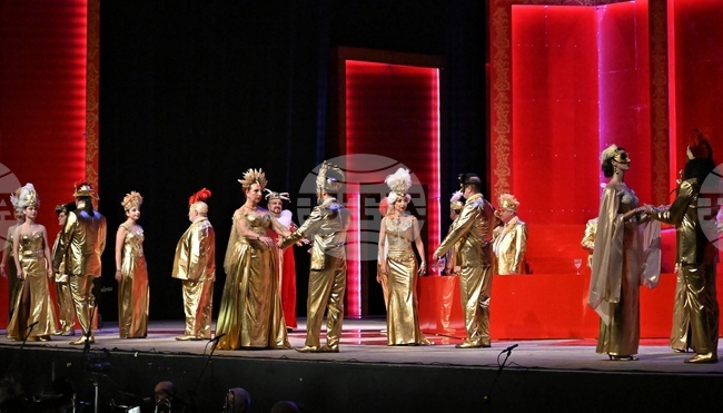 Новогодишен музикален фестивал - откриване с операта „Риголето“