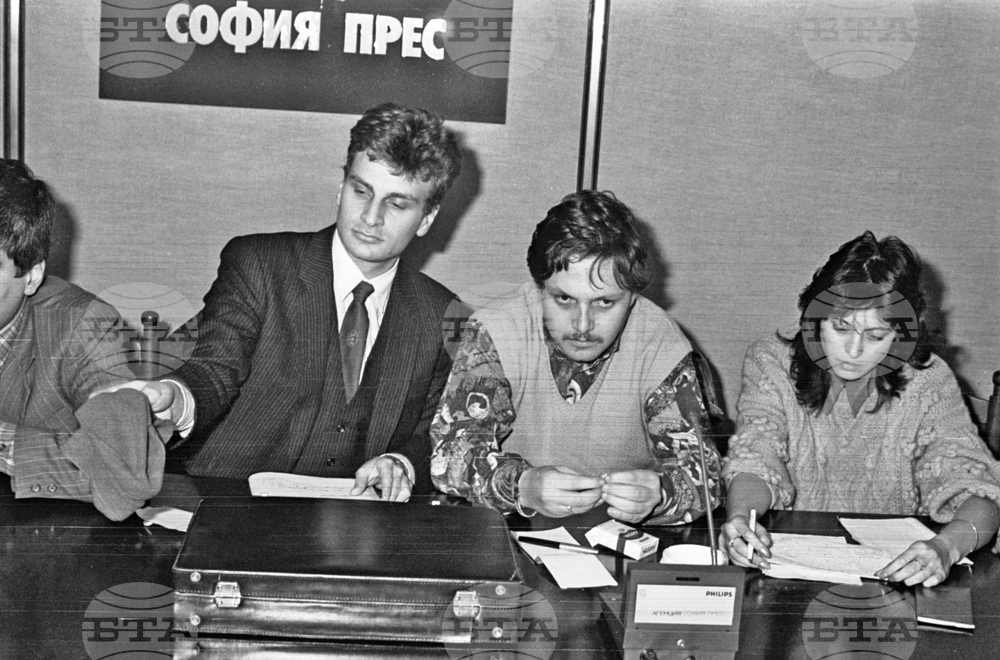 Нидал Алгафари - режисьор и писател