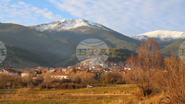 Добри са условията за туризъм в планините, снежната покривка във високата част е 10-15 см, съобщиха от ПСС на БЧК