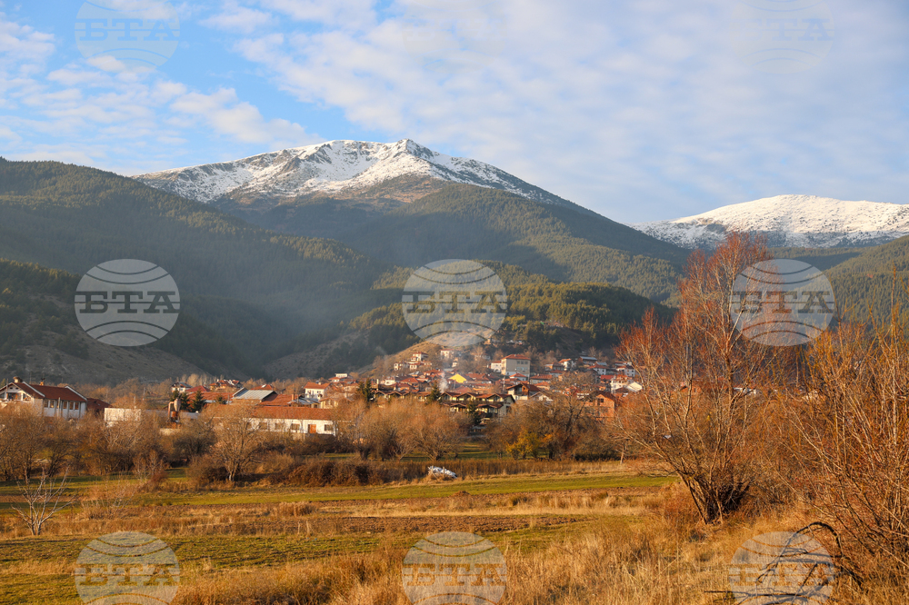 Добри са условията за туризъм в планините, снежната покривка във високата част е 10-15 см, съобщиха от ПСС на БЧК