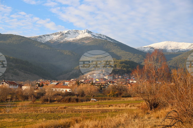 Добри са условията за туризъм в планините, снежната покривка във високата част е 10-15 см, съобщиха от ПСС на БЧК