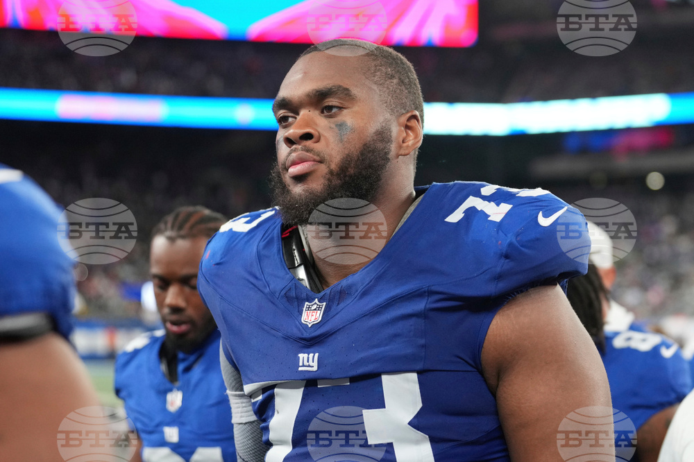 Giants Neal Football