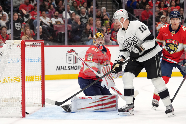 Тампа Бей Лайтнинг привлече 40-годишния нападател Кори Пери