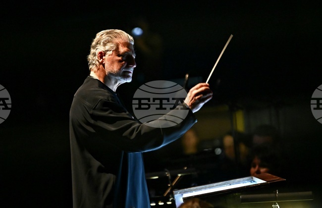 Маестро Хосе Кура ще дирижира операта „Турандот" от Пучини в две последователни вечери на сцената на Старозарската опера