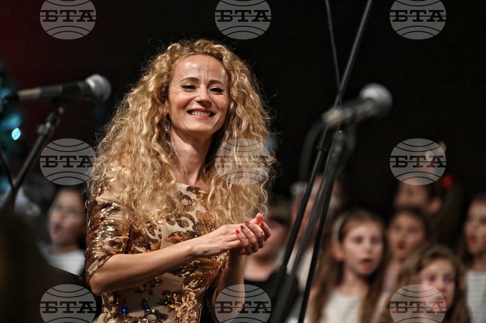 Новогодишен музикален фестивал - „Картини от една Коледа" - концерт