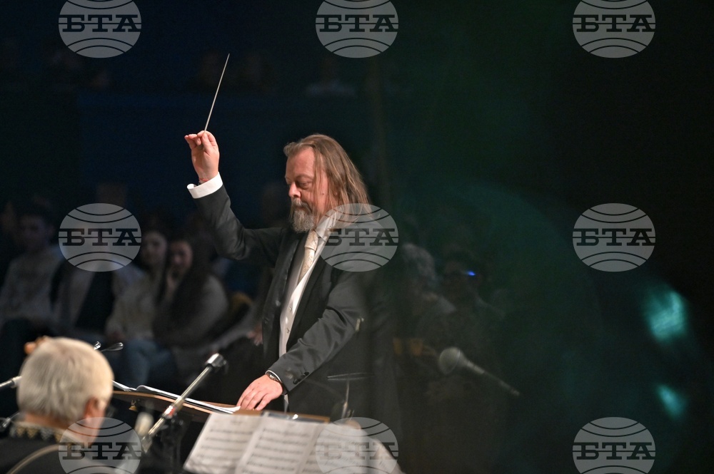 Новогодишен музикален фестивал - „Картини от една Коледа" - концерт - Димитър Христов