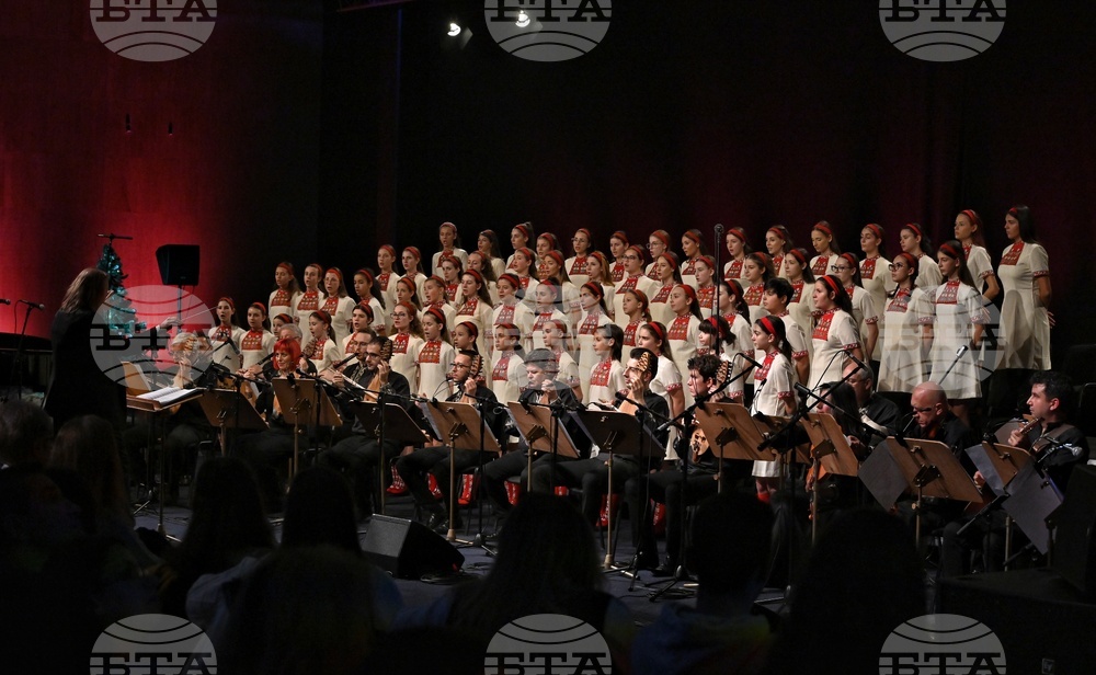 Новогодишен музикален фестивал - „Картини от една Коледа" - концерт