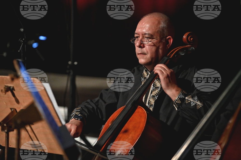 Новогодишен музикален фестивал - „Картини от една Коледа" - концерт