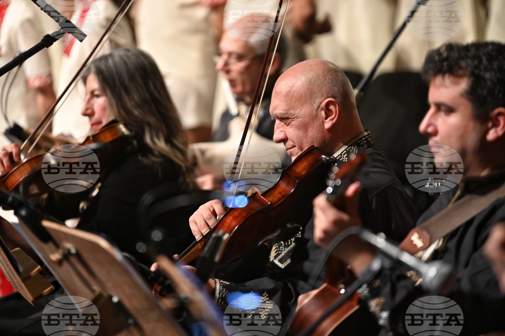 Новогодишен музикален фестивал - „Картини от една Коледа" - концерт